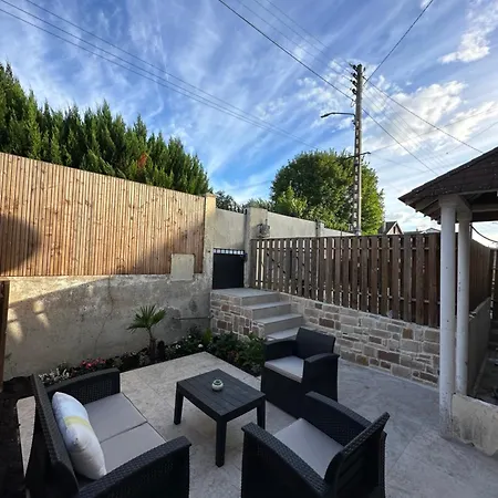 Проживание в семье Avec Terrasse Et Entree Independantes A 25 Min De Paris